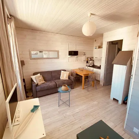 Newport A 50 M Du Marche Et Calme Apartment *