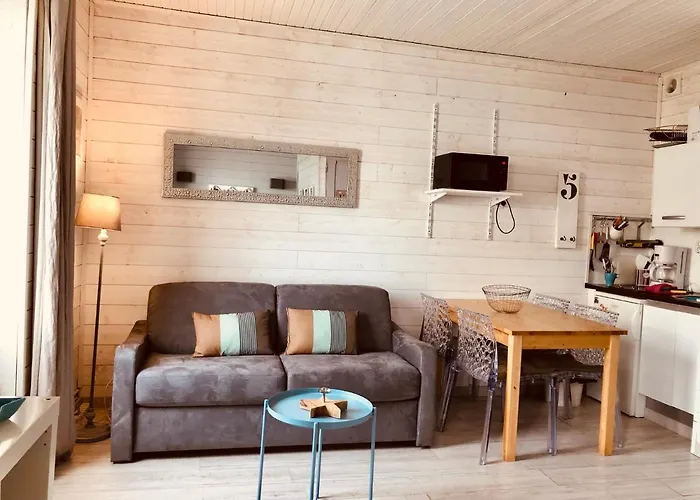 Newport à 50 M Du Marché Et Calme Appartement *